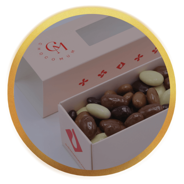 Dragee chocolate almonds